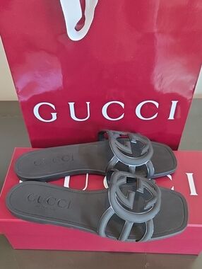 Gucci Interlocking G Slide Sandal